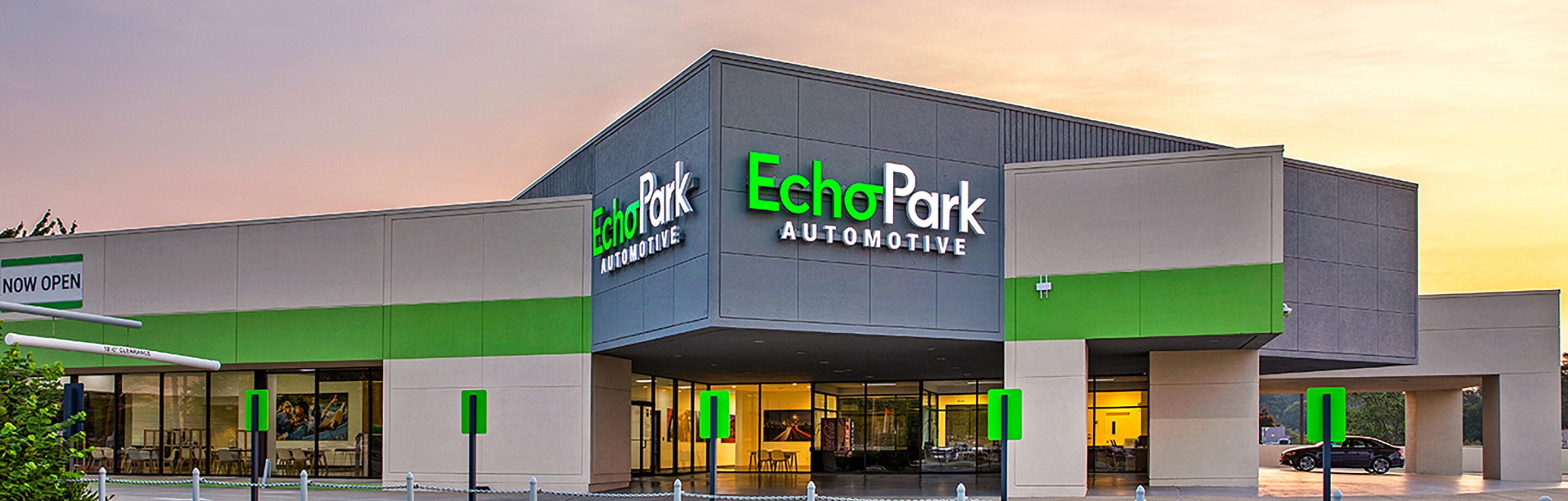 An EchoPark store is designed with guests' comfort in mind, usually with lots of windows and modern, bright furnishings and fixtures.