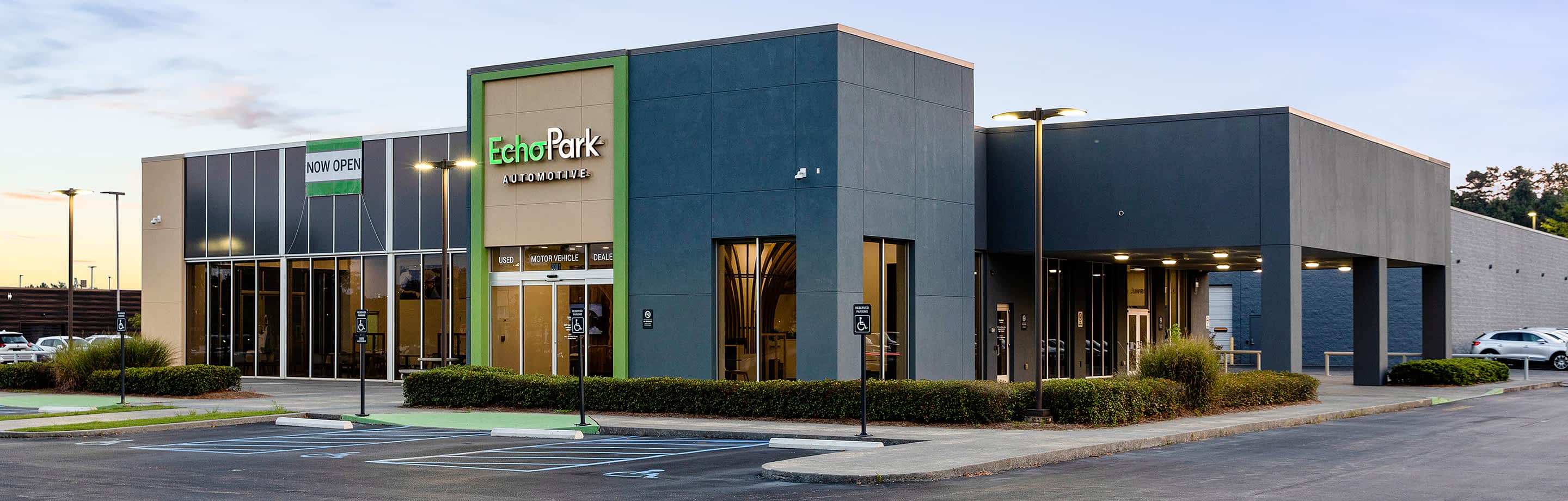 An EchoPark store is designed with guests' comfort in mind, usually with lots of windows and modern, bright furnishings and fixtures.